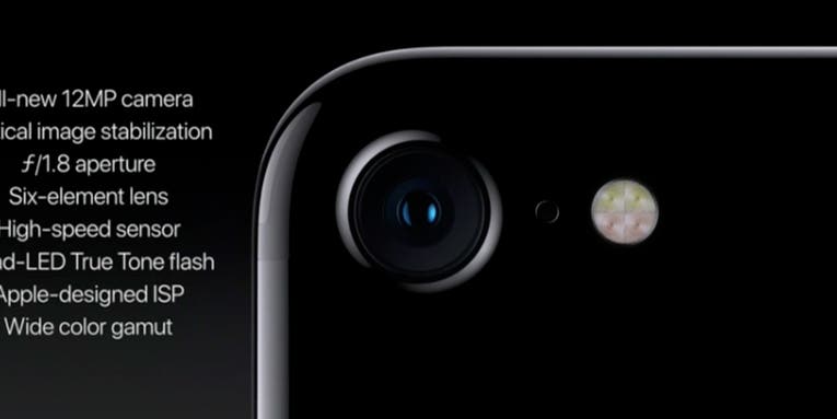 iPhone 7 Gets a Brand New Camera, iPhone 7 Plus Gets Two New Cameras, Both Get Fake Bokeh iPhone 7 Gets a Brand New Camera, iPhone 7 Plus Gets Two New Cameras, Both Get Fake Bokeh