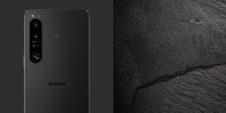Sony unveils the world’s first smartphone with optical zoom—but is it all it’s cracked up to be? Sony unveils the world’s first smartphone with optical zoom—but is it all it’s cracked up to be?